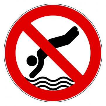 Verbotsschild In das Wasser springen verboten