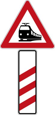 Verkehrsschild · Verkehrszeichen Gefahrzeichen Bahnübergang mit Dreistreifiger Bake · Zeichen 156-10 