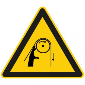 Warnschild Warnung vor Einzugsgefahr durch Riemenantrieb · selbstklebend